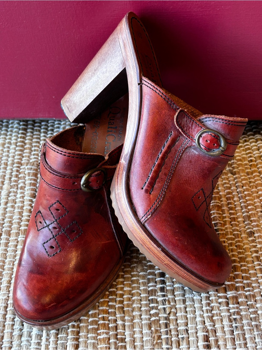 VTG 1970’s QUALICRAFT s8 leather/wood platform heeled clogs-pristine!